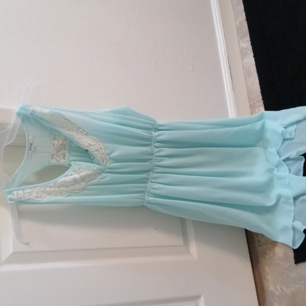 Teal Papaya Dress w/ Lace Detailing